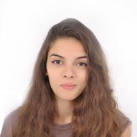 Yasmine R.