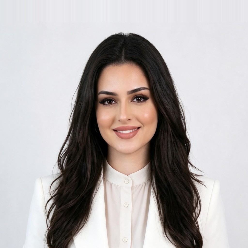Yassmin C.